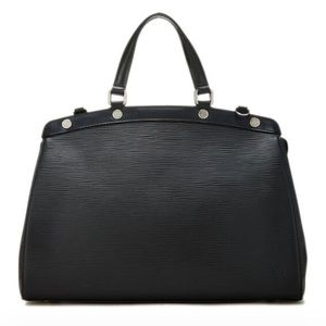 Louie Vuitton  Epi Brea MM 
Size: OS Louis Vuitton